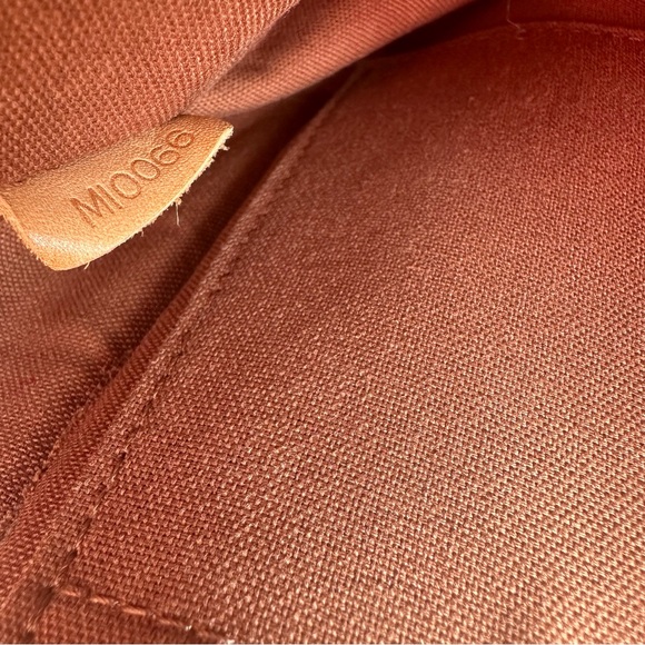 Louis Vuitton Monogram Bosphore Messenger PM - Picture 12 of 13
